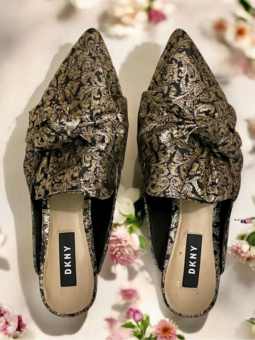 🌸 DKNY Gold and Black Brocade Pointed Toe Knot Mules